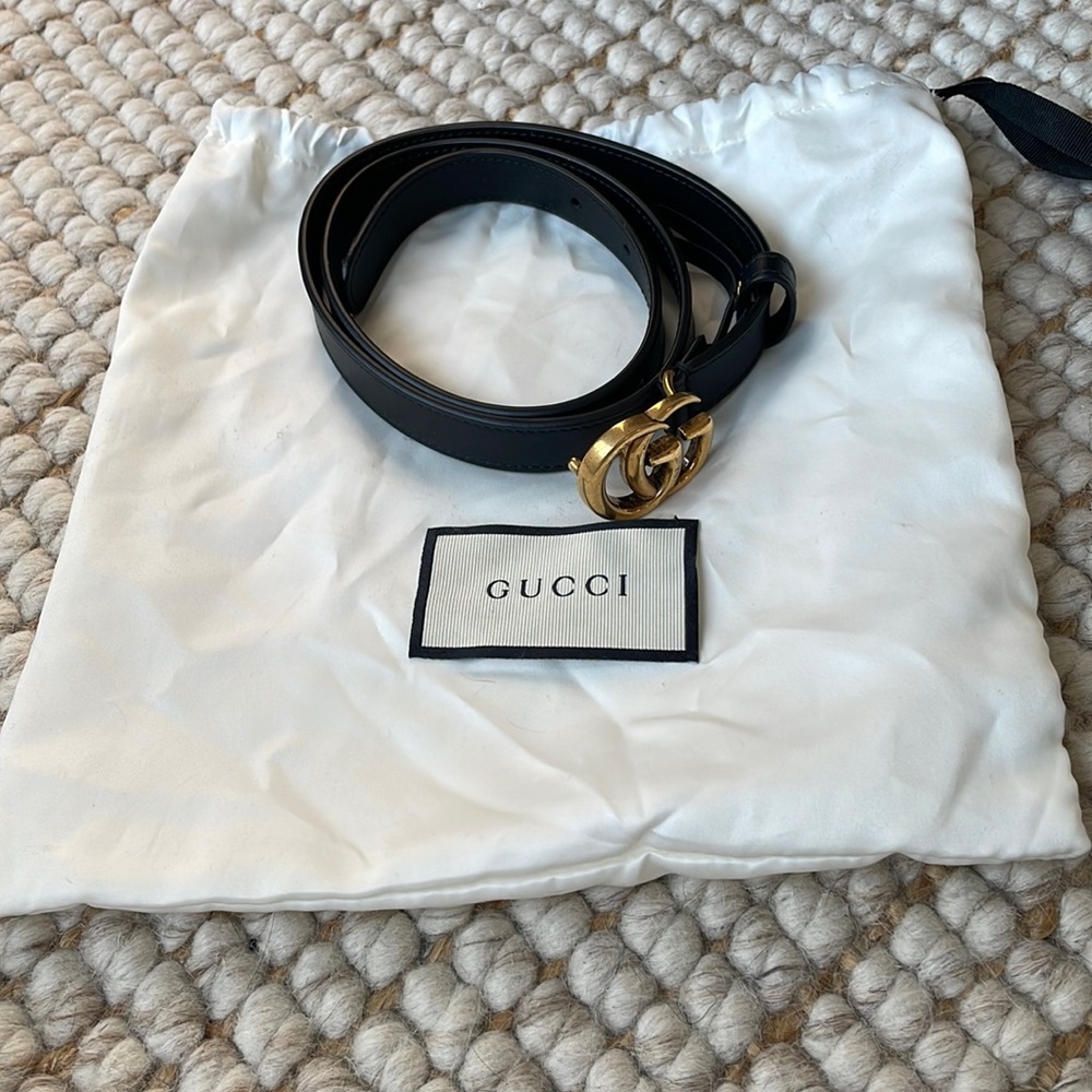 Authentic GUCCI 
Leather belt with Double G buckle